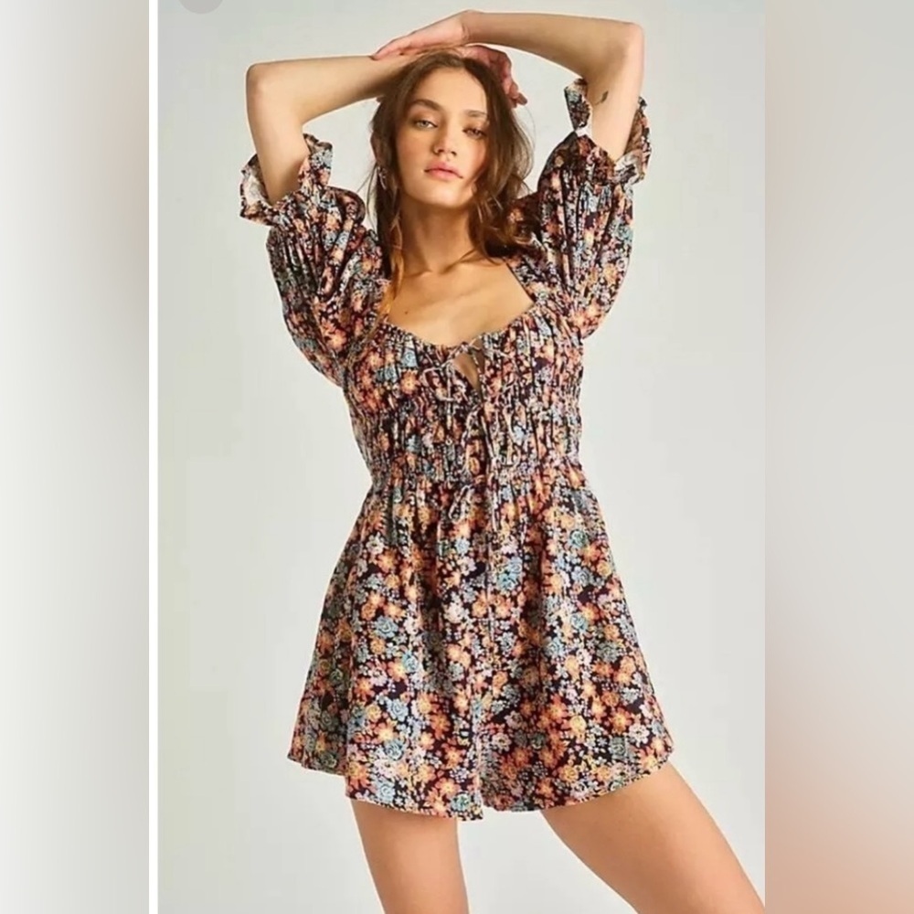 Free People women's Show Me Love floral puff sleeves romper size M linen blend
